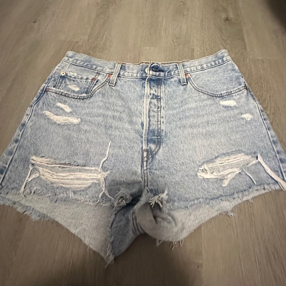 New Levi’s short